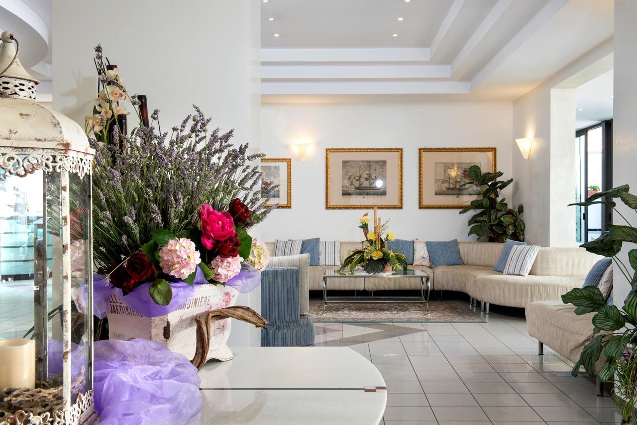 בלריה-איגאה מרינה Hotel La Conchiglia מראה חיצוני תמונה